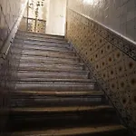 里斯本落英旅舍 *