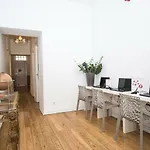 里斯本落英旅舍 *