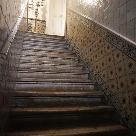 里斯本落英旅舍 *