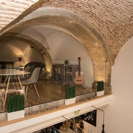 Lost بيت شباب *