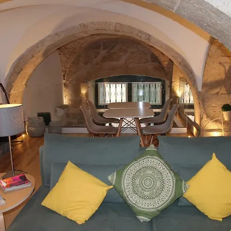 Lost بيت شباب Lisboa