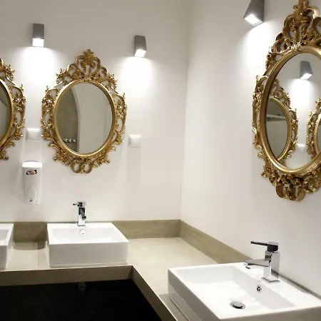 بيت شباب Lost